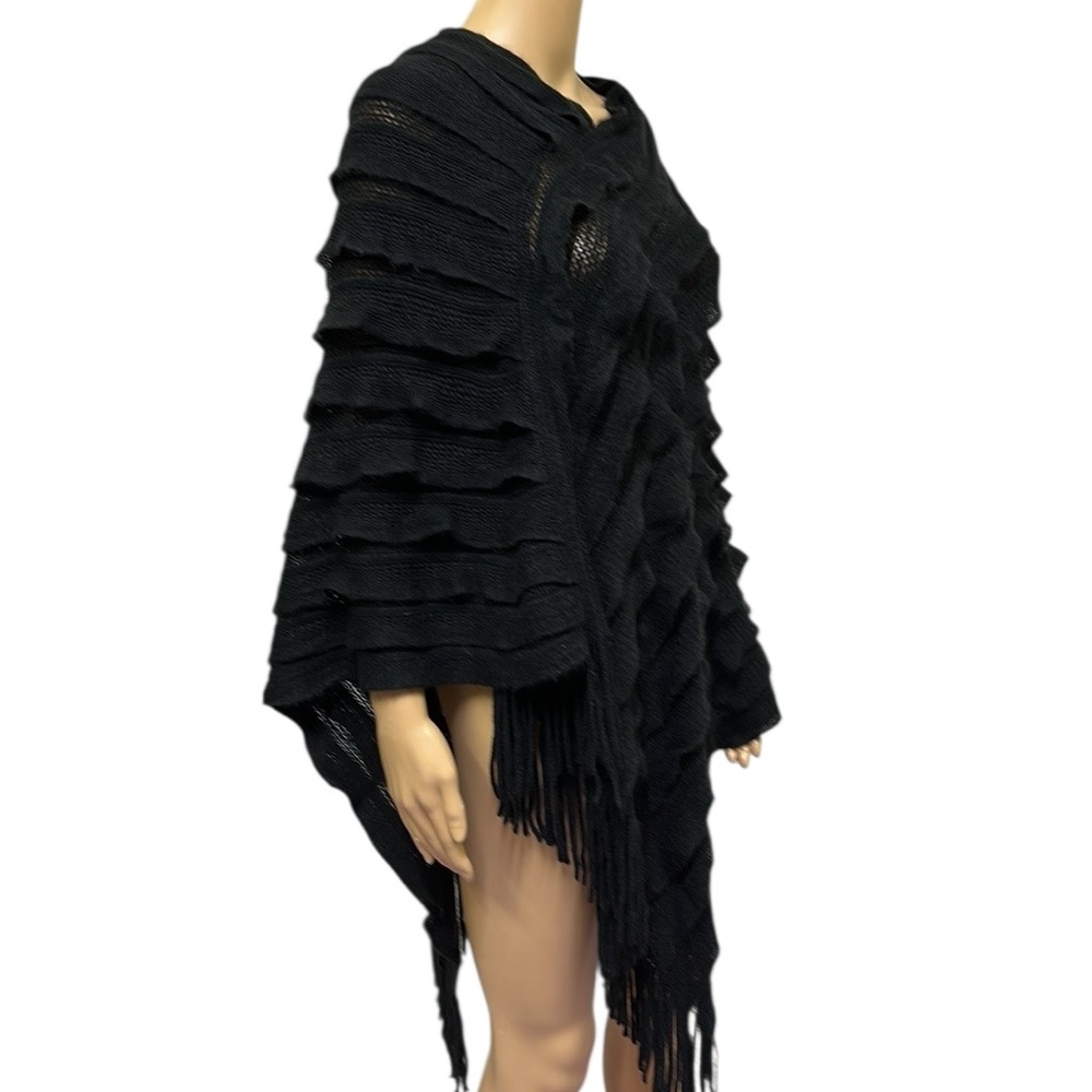 Max Sport Asymmetrical Black Fringed Poncho Sweater Never Worn One Size - Picture 4 of 7